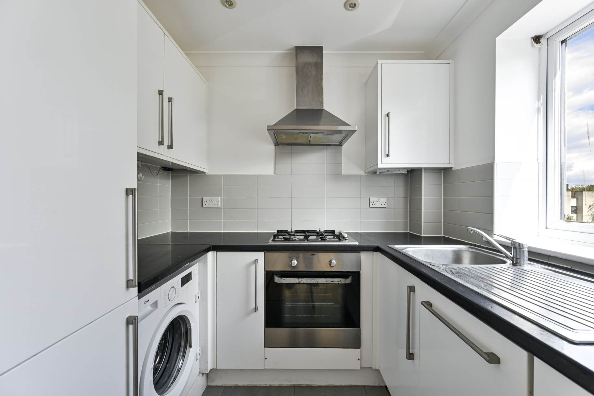 Woodbury Close, Croydon, Image 4