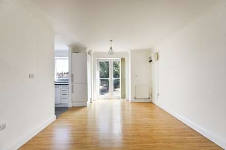 Property For Rent Woodbury Close, Croydon