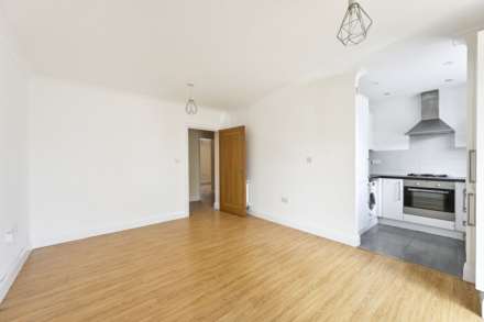 Woodbury Close, Croydon, Image 3