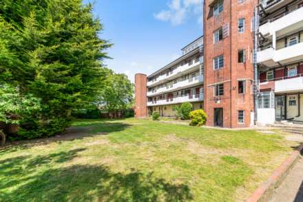 1 Bedroom Flat, Jubilee Court, London Road