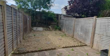 Bryer Close, Chard, Image 9