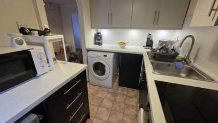 Darwin Close, Taunton, Image 4