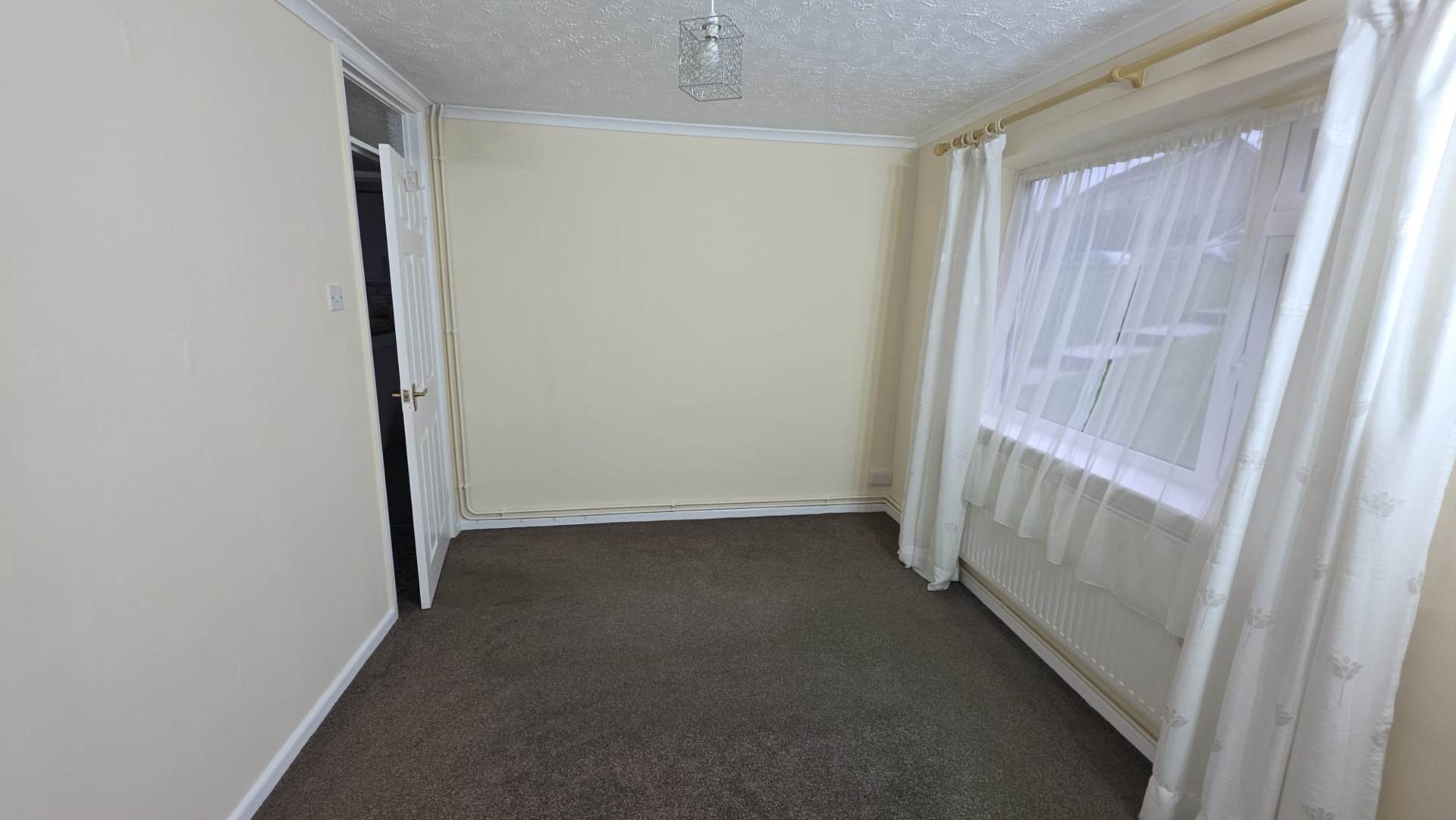 Fairway Rise, Chard, Image 8