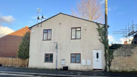 2 Bedroom Flat, Crowshute, Chard