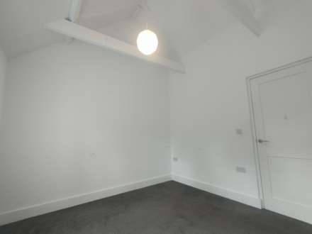 East Street, Chard, Image 12