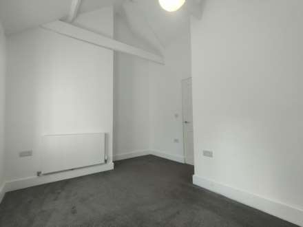 East Street, Chard, Image 14