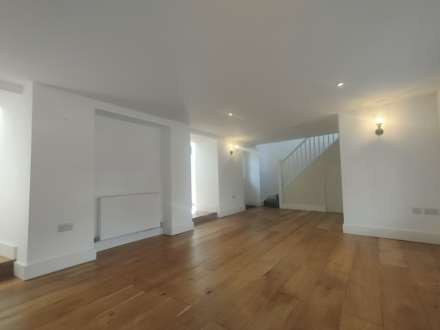 East Street, Chard, Image 4
