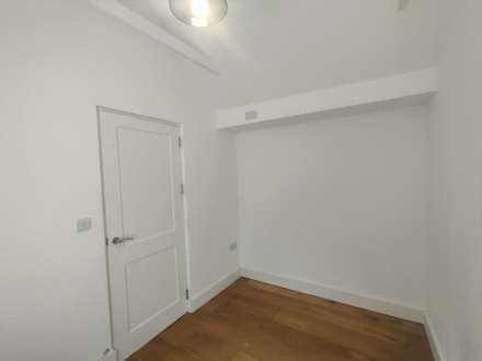 East Street, Chard, Image 9