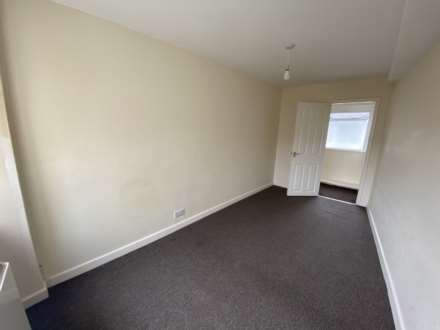 Holyrood Street, Chard, Image 3