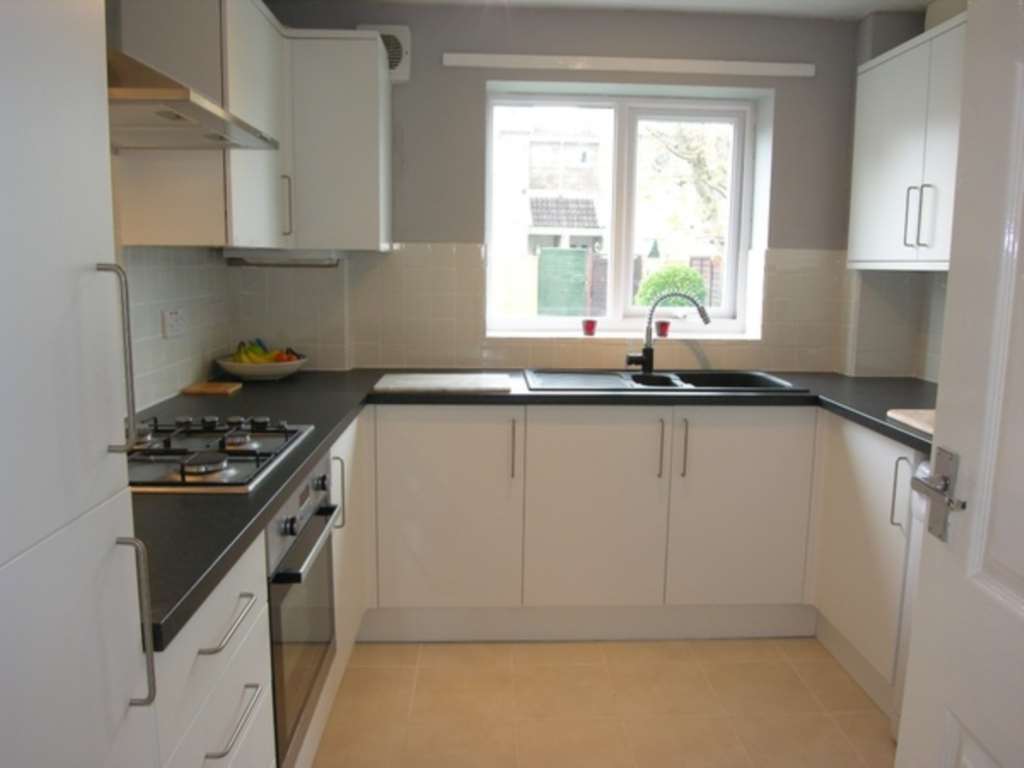 Sycamore Court, Chard, Image 4