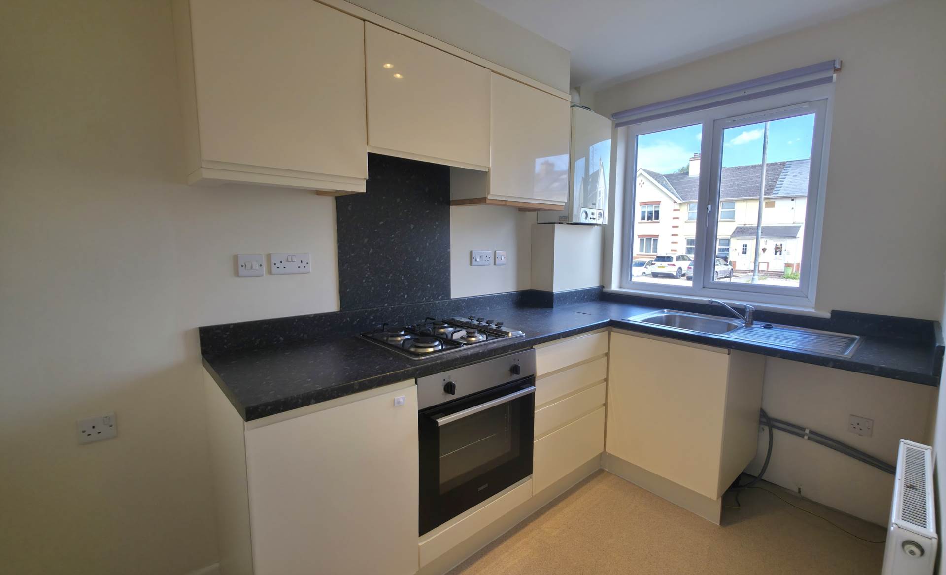 Wheddon Court, Chard, Image 3