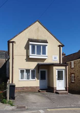 1 Bedroom Flat, Bath Street, Chard