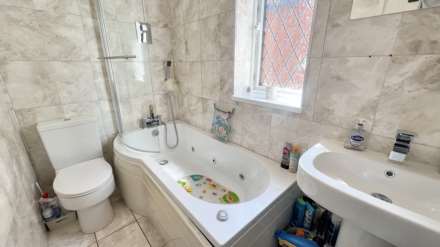 Beasely Court, Chard, Image 14