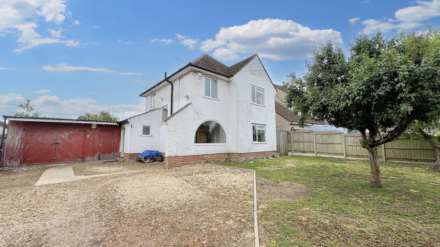 3 Bedroom Detached, Hedges, Hambridge