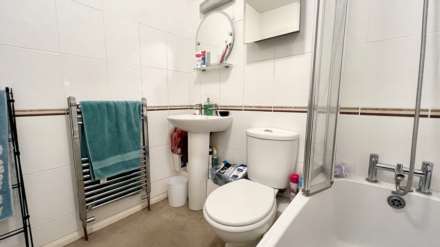 Bryer Close, Chard, Image 10