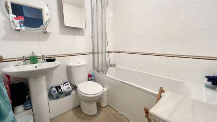 Bryer Close, Chard, Image 11