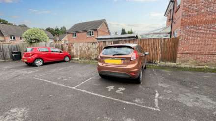 Bryer Close, Chard, Image 17