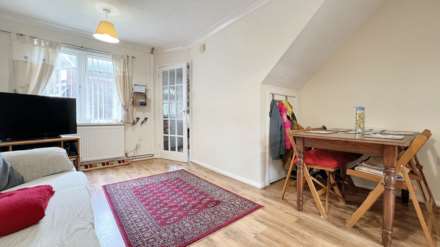 Bryer Close, Chard, Image 4