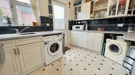 Bryer Close, Chard, Image 5