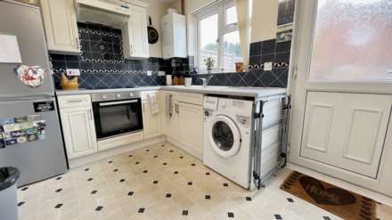 Bryer Close, Chard, Image 6