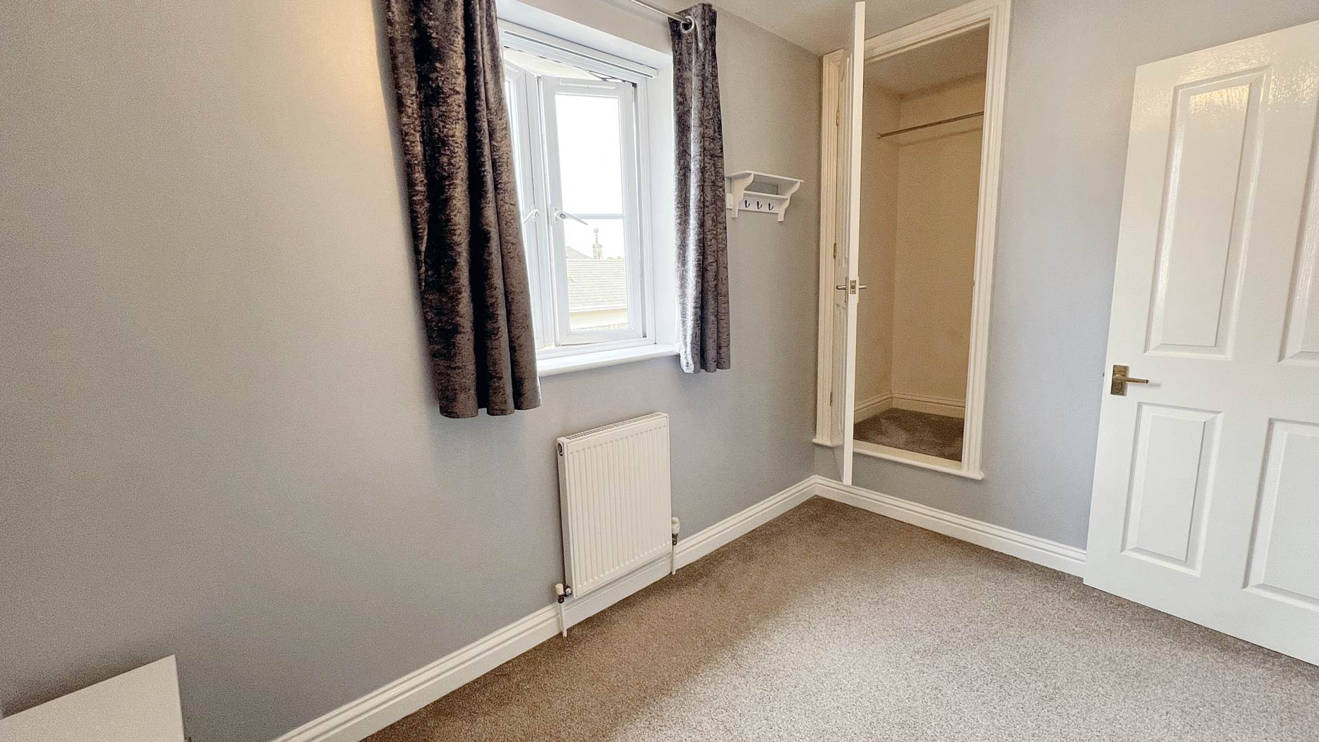 Darcis Row, Chard, Image 12