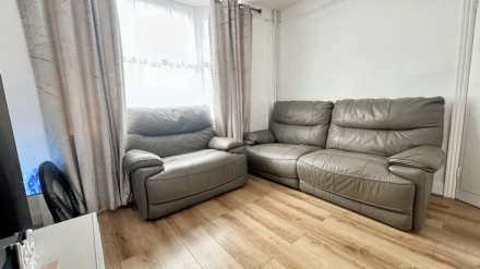 Coronation Street, Chard, Image 3