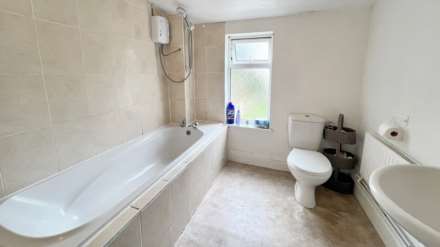 Coronation Street, Chard, Image 9