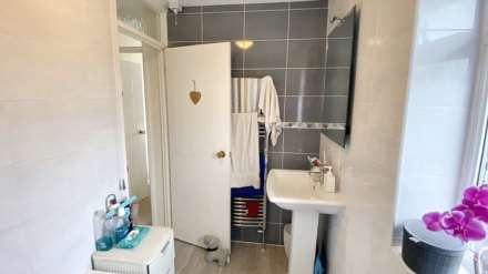 Bampton Avenue, Chard, Image 12