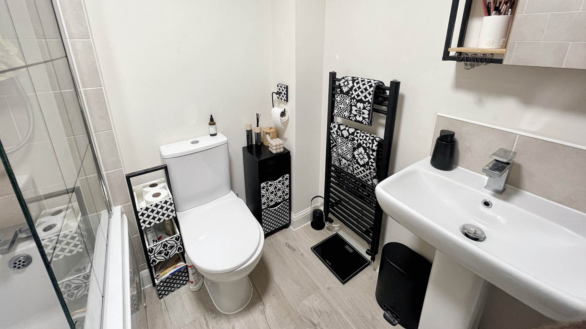 Honeycomb Vale, Chard, Image 12