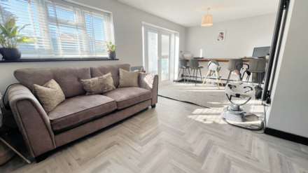 Cowen Close, Crewkerne, Image 2