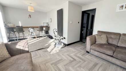 Cowen Close, Crewkerne, Image 4