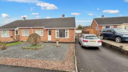 King Cuthred Close, Chard, Image 1
