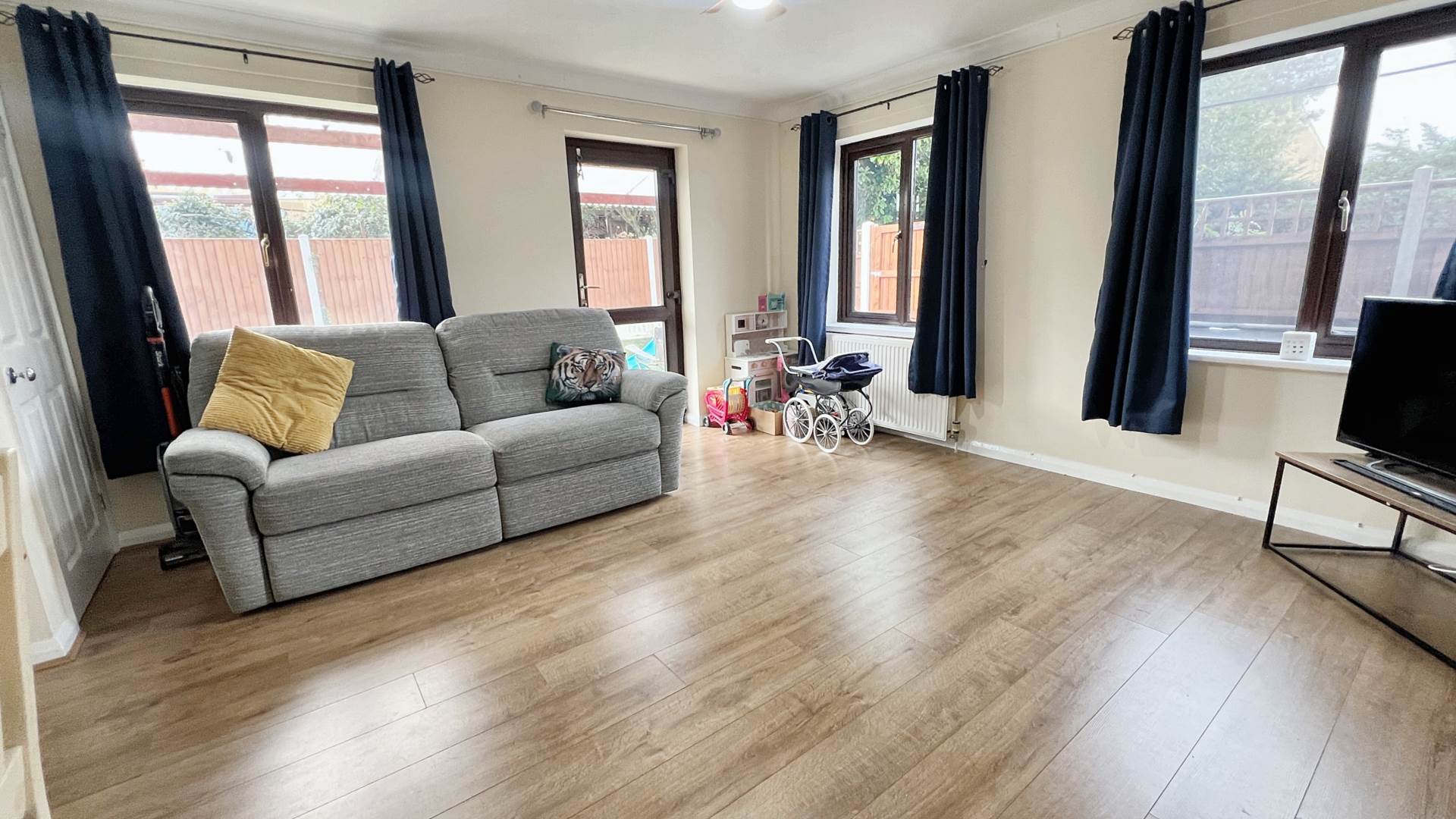 Cedar Court, Martock, Image 2