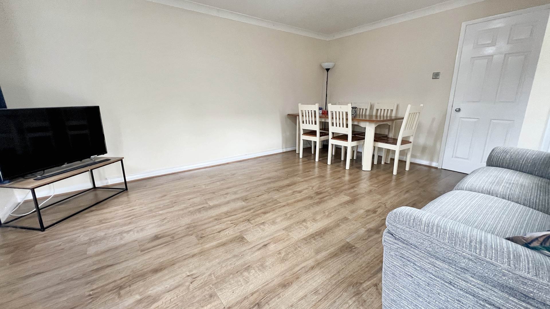 Cedar Court, Martock, Image 4