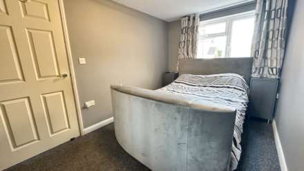 Furnham Close, Chard, Image 11