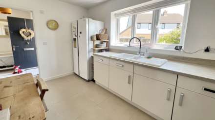 Lime Close, Chard, Image 4
