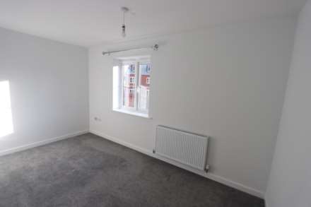 Fisher Court, Chard, Image 4