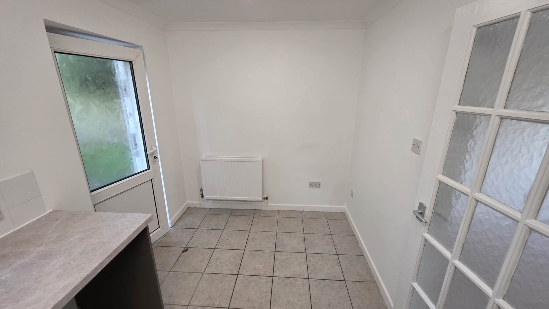 Crib Close, Chard, Image 5