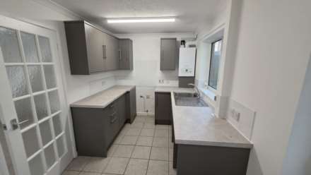 Crib Close, Chard, Image 4