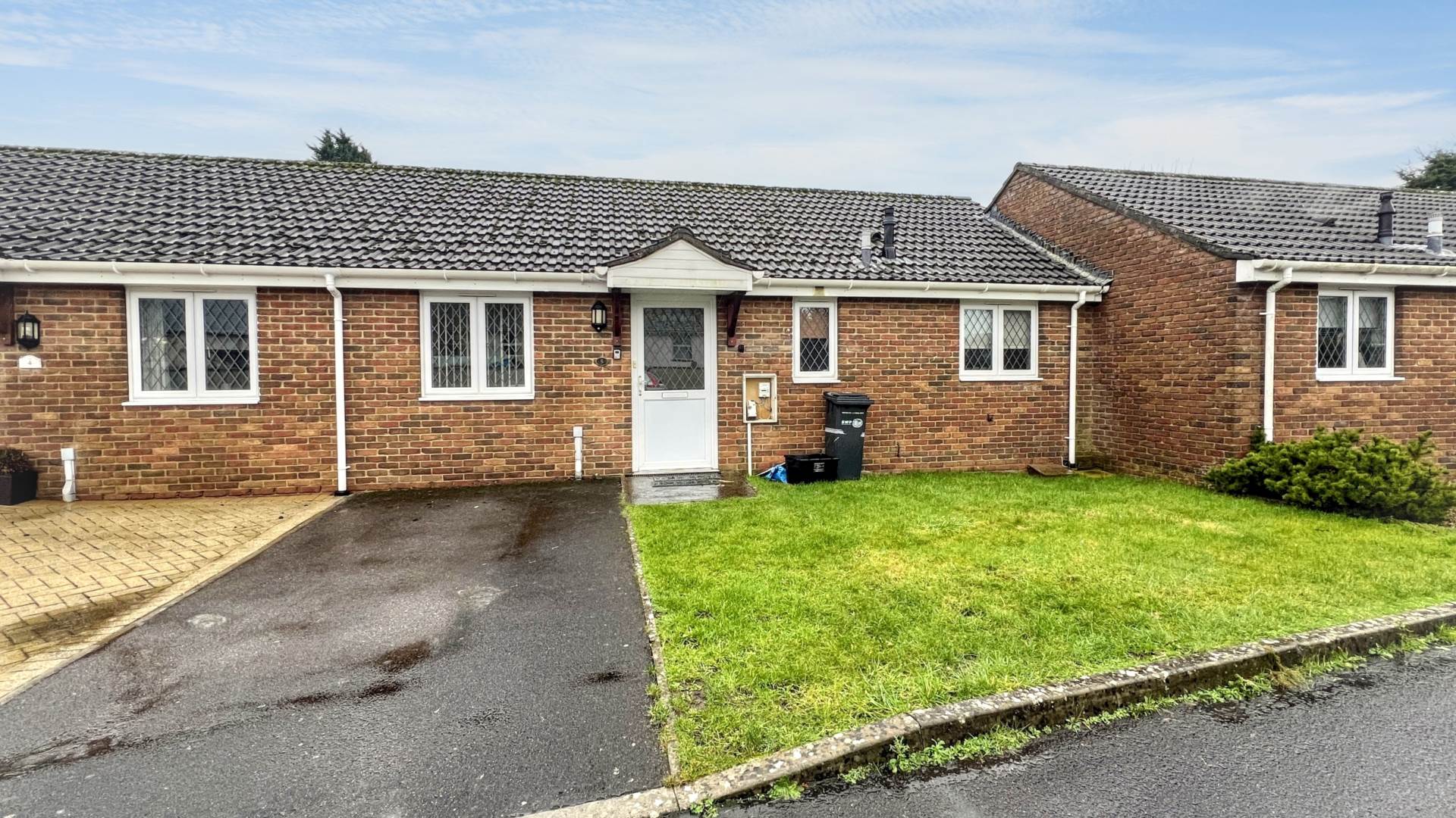 Vine House Gardens, Chard, Image 1