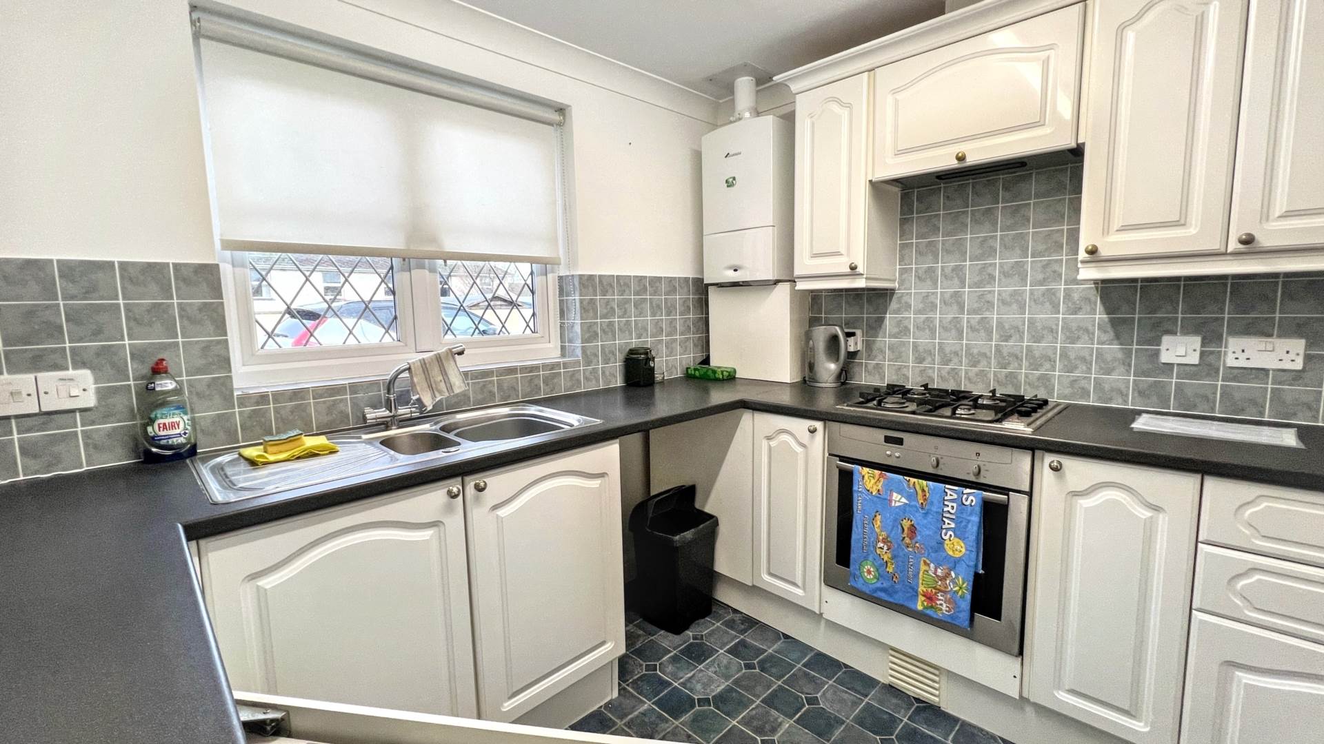 Vine House Gardens, Chard, Image 4