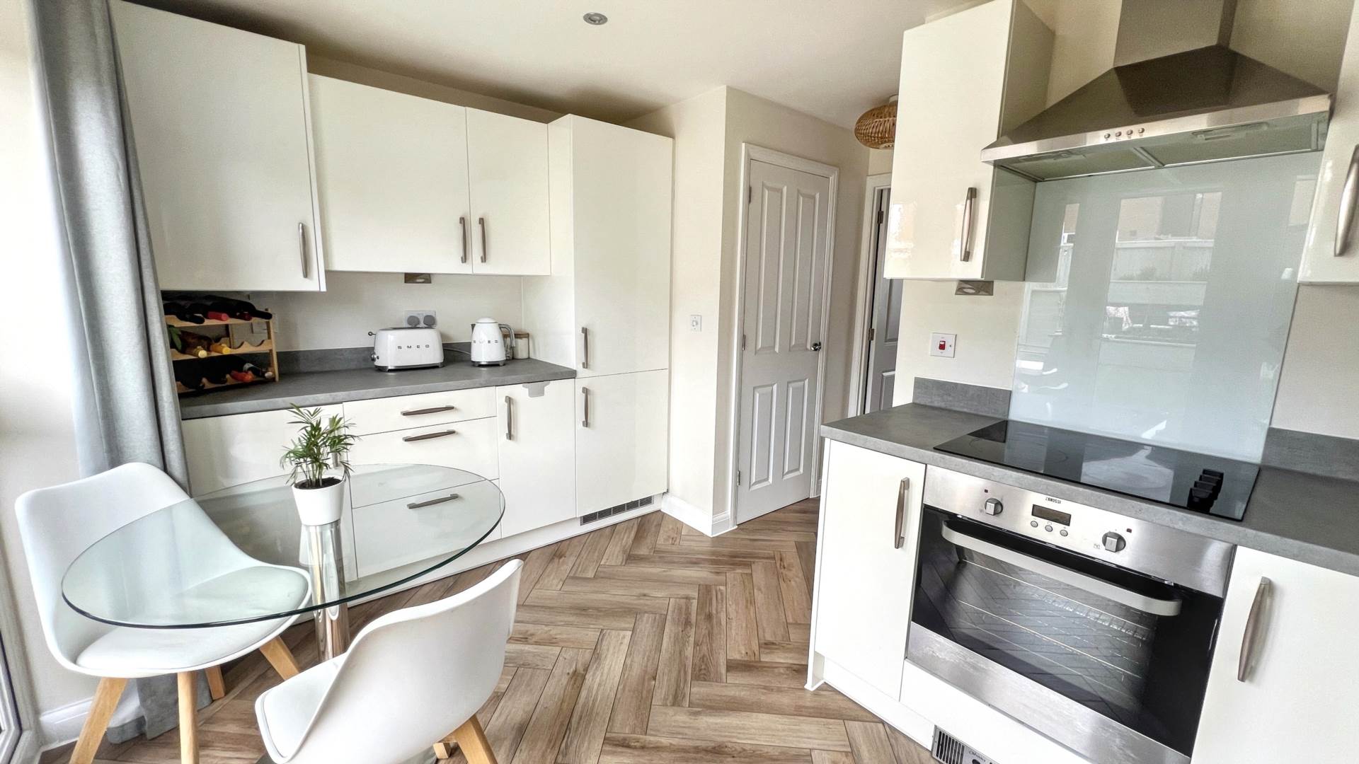 Honeycomb Vale, Chard, Image 5