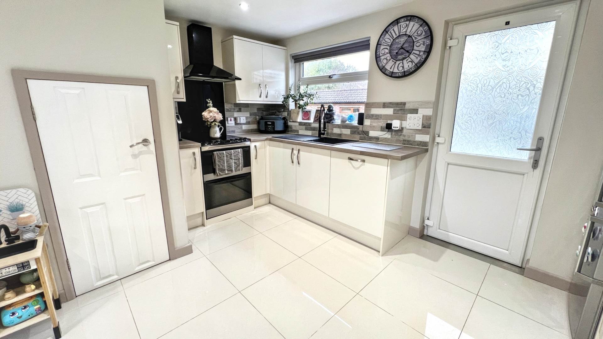 Bubwith Close, Chard, Image 4