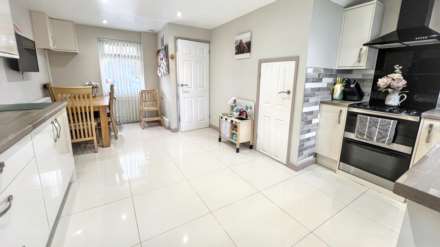 Bubwith Close, Chard, Image 3