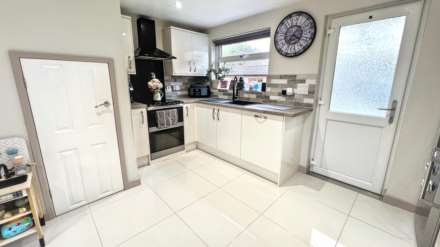 Bubwith Close, Chard, Image 4