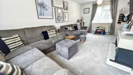 Bubwith Close, Chard, Image 6