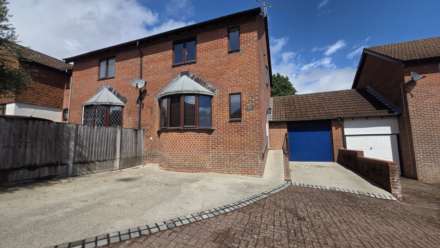Property For Rent Beasley Court, Chard