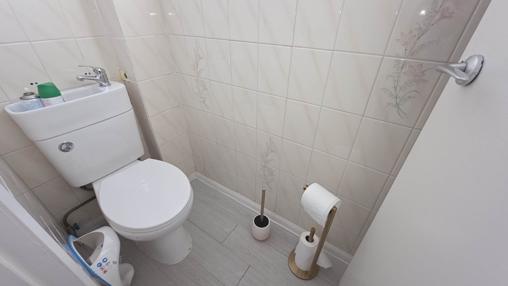 Fawcus Place, Chard, Image 13