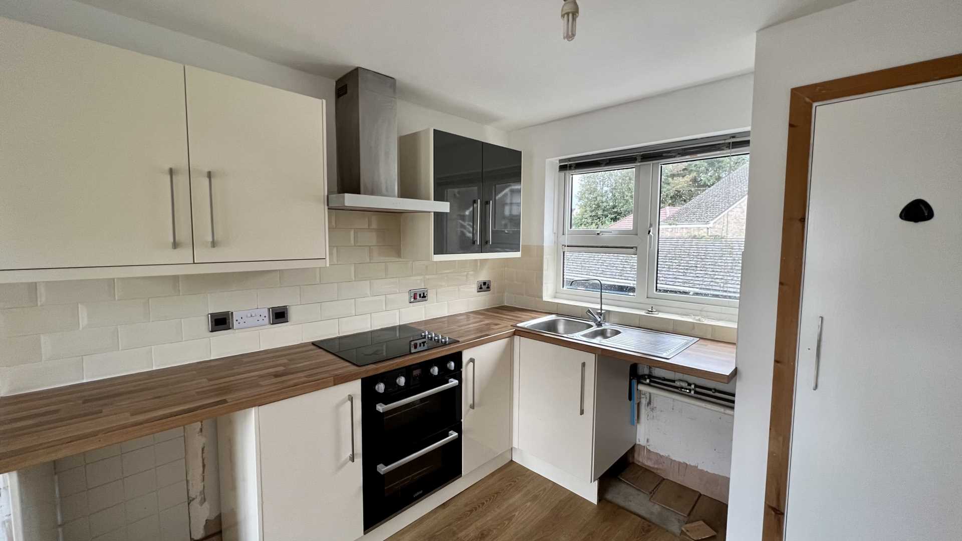 Fawcus Place, Chard, Image 3