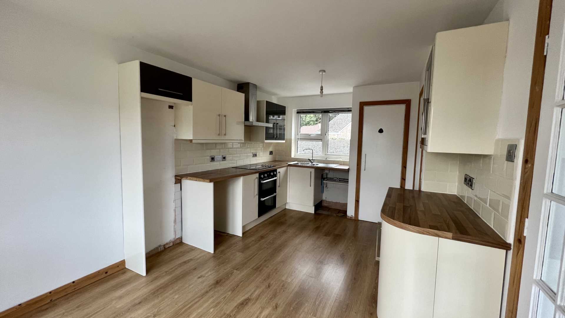 Fawcus Place, Chard, Image 4